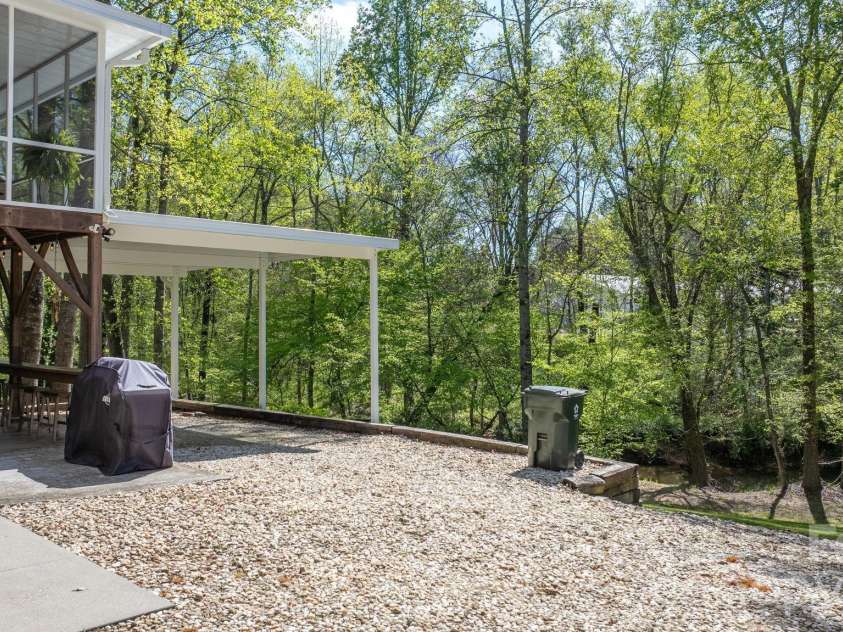 104 Buck Shoals Circle, Hudson, NC 28638.  MLS# CAR4368354, YatesRealty ID 12055. 