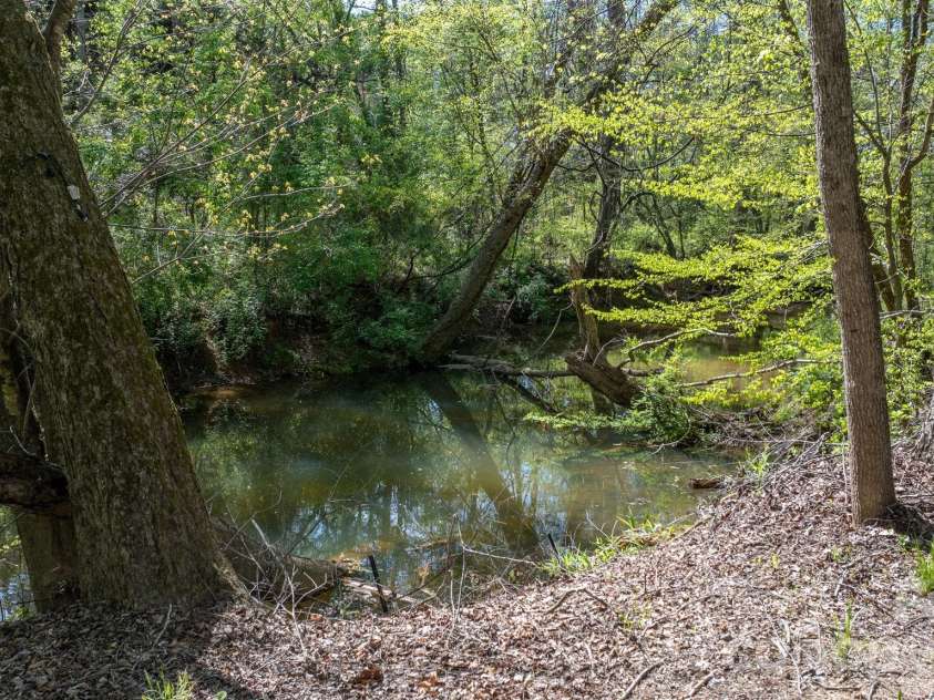 104 Buck Shoals Circle, Hudson, NC 28638.  MLS# CAR4368354, YatesRealty ID 12055. 