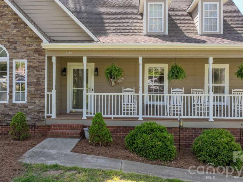 104 Buck Shoals Circle, Hudson, NC 28638.  MLS# CAR4368354, YatesRealty ID 12055. 