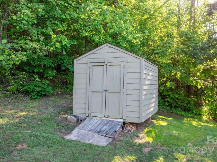 2930 Clarks Chapel Road, Lenoir, NC 28645.  MLS# CAR4256043, YatesRealty ID 12055. 