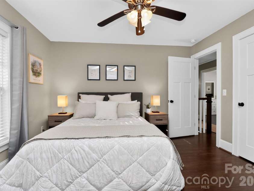 2400 Bay Street, Charlotte, NC 28205.  MLS# CAR4365695, YatesRealty ID 12056. 