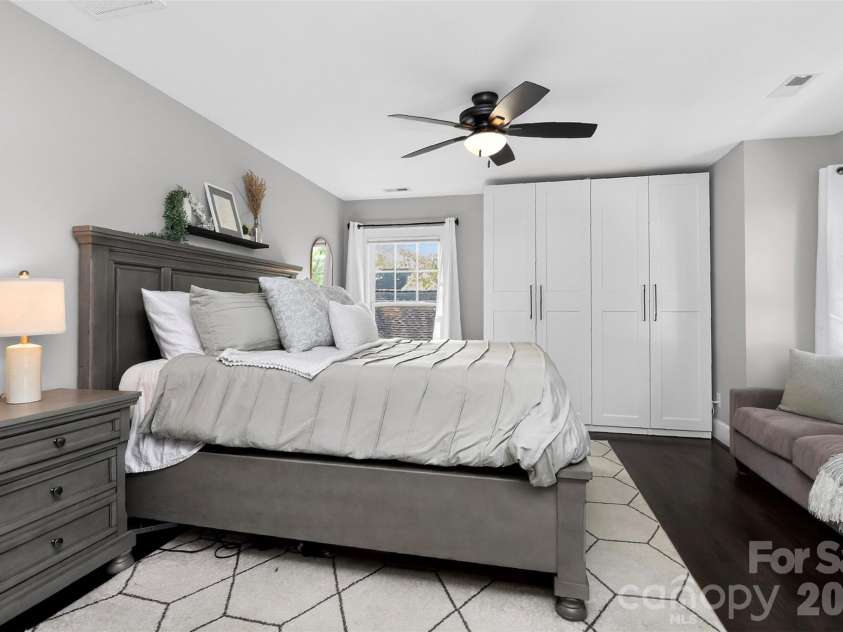 2400 Bay Street, Charlotte, NC 28205.  MLS# CAR4365695, YatesRealty ID 12056. 