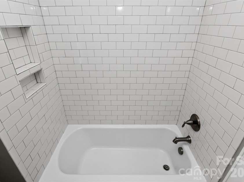 2400 Bay Street, Charlotte, NC 28205.  MLS# CAR4365695, YatesRealty ID 12056. 