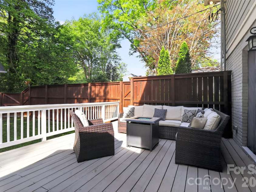 2400 Bay Street, Charlotte, NC 28205.  MLS# CAR4365695, YatesRealty ID 12056. 