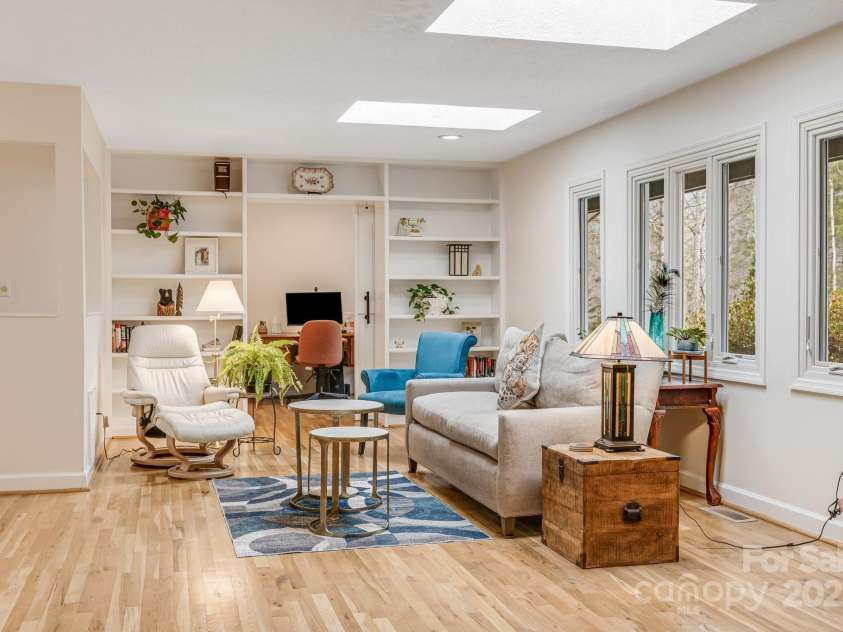 53 Jump Cove Road, Weaverville, NC 28787.  MLS# CAR4209397, YatesRealty ID 12056. 