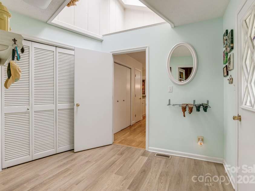 53 Jump Cove Road, Weaverville, NC 28787.  MLS# CAR4209397, YatesRealty ID 12056. 