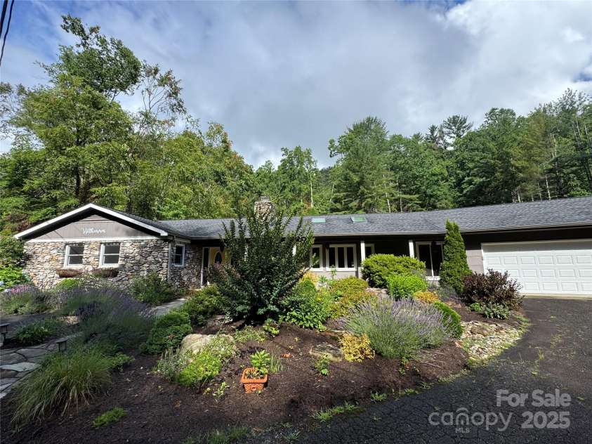 53 Jump Cove Road, Weaverville, NC 28787.  MLS# CAR4209397, YatesRealty ID 12056. 