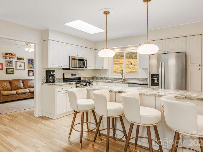 53 Jump Cove Road, Weaverville, NC 28787.  MLS# CAR4209397, YatesRealty ID 12056. 