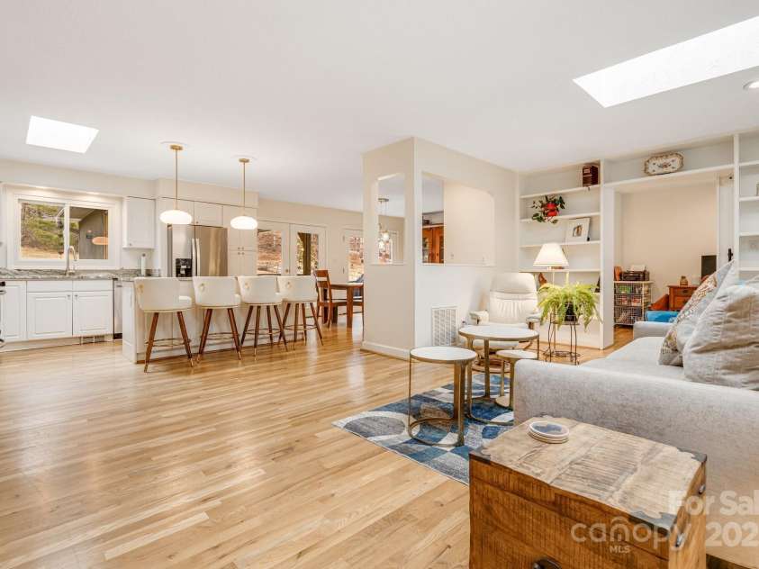 53 Jump Cove Road, Weaverville, NC 28787.  MLS# CAR4209397, YatesRealty ID 12056. Open Floorplan