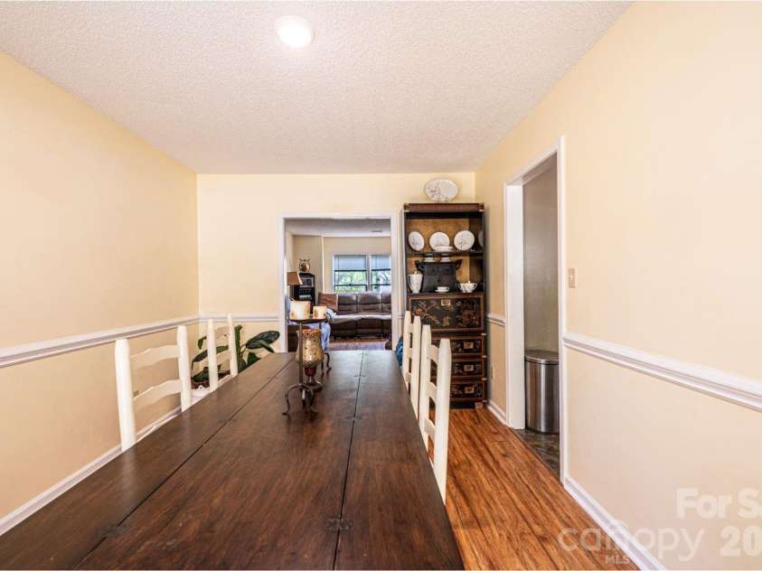 70 Sienna Drive, Hickory, NC 28601.  MLS# CAR4365038, YatesRealty ID 12057. 