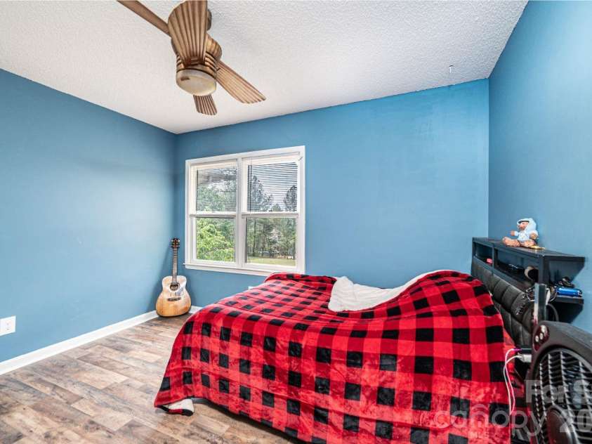 70 Sienna Drive, Hickory, NC 28601.  MLS# CAR4365038, YatesRealty ID 12057. 