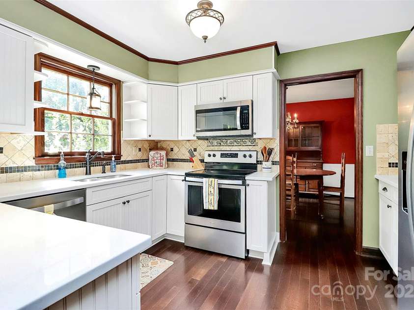 7020 Leesburg Road, Charlotte, NC 28215.  MLS# CAR4272446, YatesRealty ID 12057. 