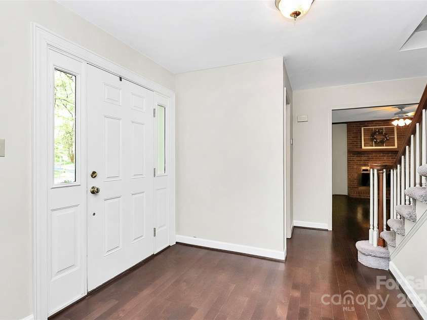 7020 Leesburg Road, Charlotte, NC 28215.  MLS# CAR4272446, YatesRealty ID 12057. 