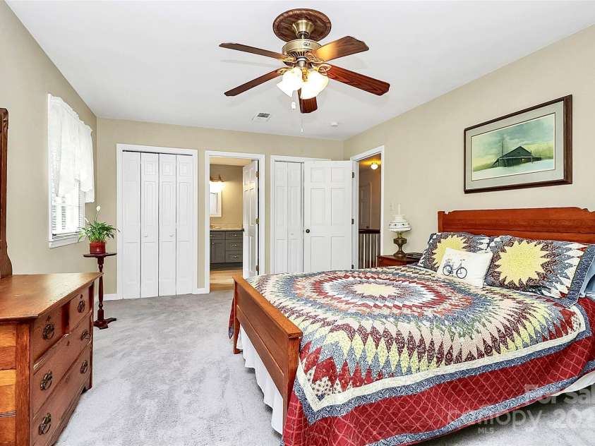 7020 Leesburg Road, Charlotte, NC 28215.  MLS# CAR4272446, YatesRealty ID 12057. 