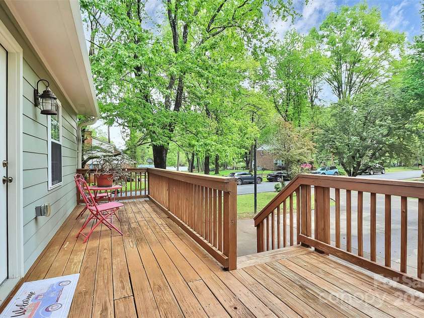 7020 Leesburg Road, Charlotte, NC 28215.  MLS# CAR4272446, YatesRealty ID 12057. 