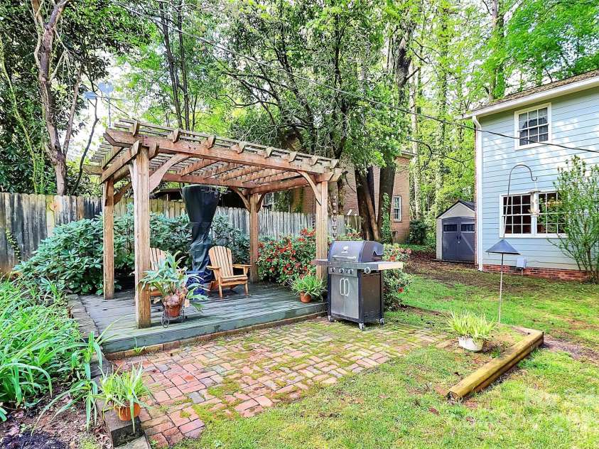 7020 Leesburg Road, Charlotte, NC 28215.  MLS# CAR4272446, YatesRealty ID 12057. 