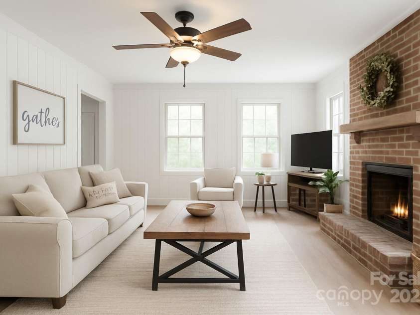 7020 Leesburg Road, Charlotte, NC 28215.  MLS# CAR4272446, YatesRealty ID 12057. Virtual renovation family room