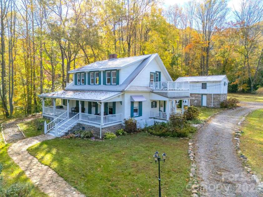 125 Timberline Drive, Maggie Valley, NC 28751.  MLS# CAR4365307, YatesRealty ID 12058. 