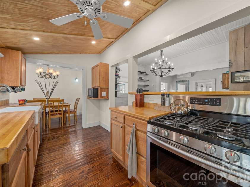 125 Timberline Drive, Maggie Valley, NC 28751.  MLS# CAR4365307, YatesRealty ID 12058. 