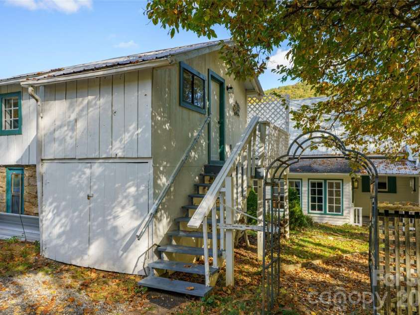 125 Timberline Drive, Maggie Valley, NC 28751.  MLS# CAR4365307, YatesRealty ID 12058. Bunkhouse