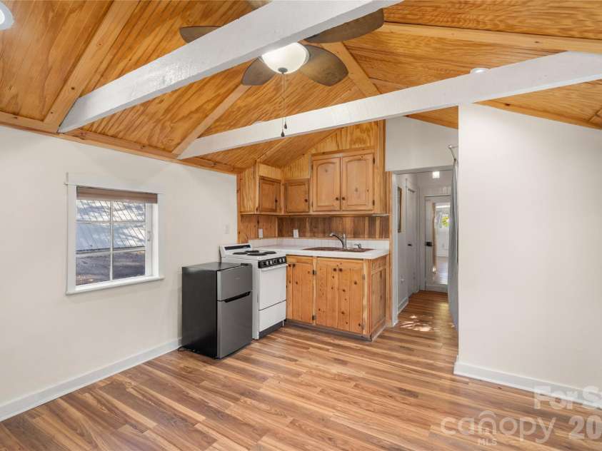 125 Timberline Drive, Maggie Valley, NC 28751.  MLS# CAR4365307, YatesRealty ID 12058. Bunkhouse great room