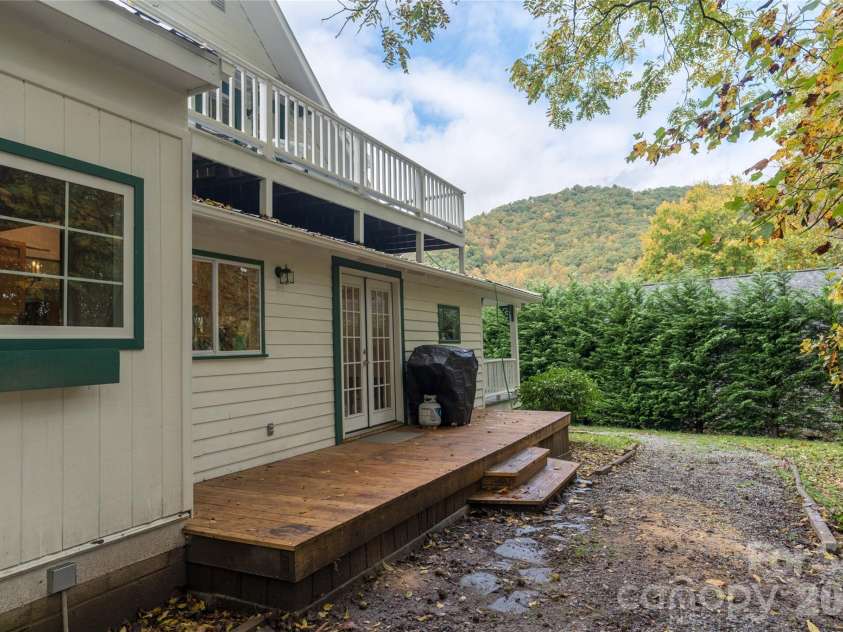 125 Timberline Drive, Maggie Valley, NC 28751.  MLS# CAR4365307, YatesRealty ID 12058. Grilling deck beside the kitchen