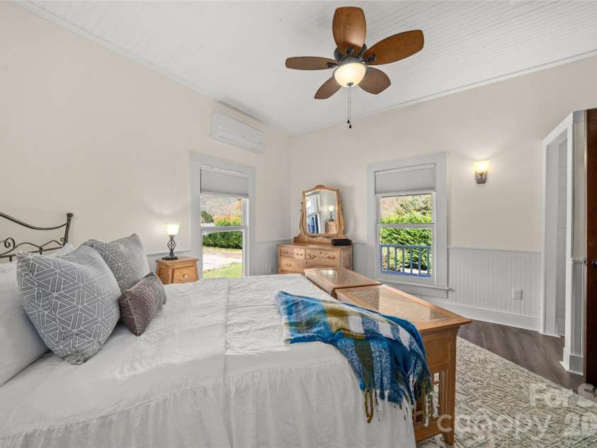 125 Timberline Drive, Maggie Valley, NC 28751.  MLS# CAR4365307, YatesRealty ID 12058. Main level bedroom