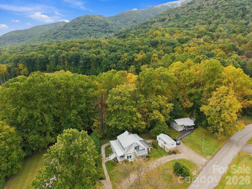 125 Timberline Drive, Maggie Valley, NC 28751.  MLS# CAR4430020, YatesRealty ID 12058. 