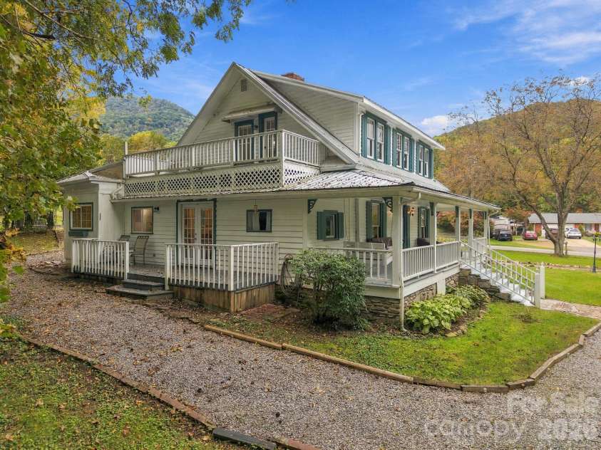 125 Timberline Drive, Maggie Valley, NC 28751.  MLS# CAR4430020, YatesRealty ID 12058. 