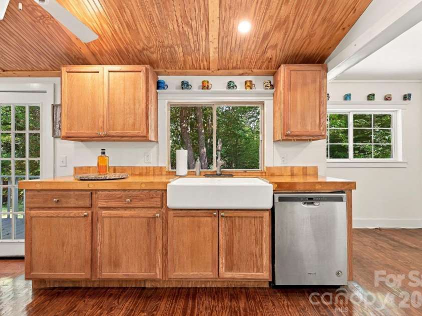 125 Timberline Drive, Maggie Valley, NC 28751.  MLS# CAR4430020, YatesRealty ID 12058. 