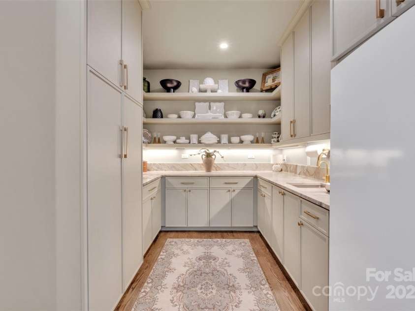 96 Moltz Court, Lake Toxaway, NC 28747.  MLS# CAR4308433, YatesRealty ID 1206. 