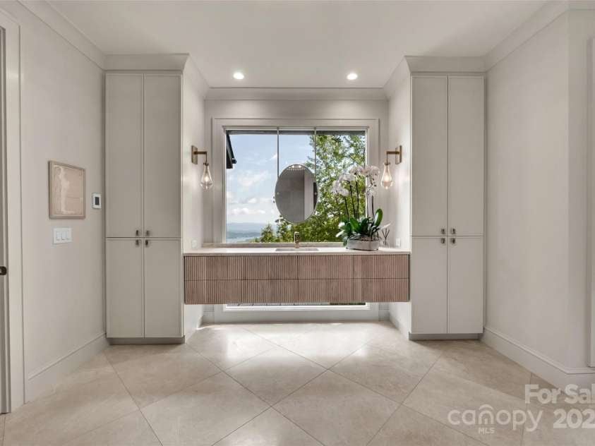 96 Moltz Court, Lake Toxaway, NC 28747.  MLS# CAR4308433, YatesRealty ID 1206. 