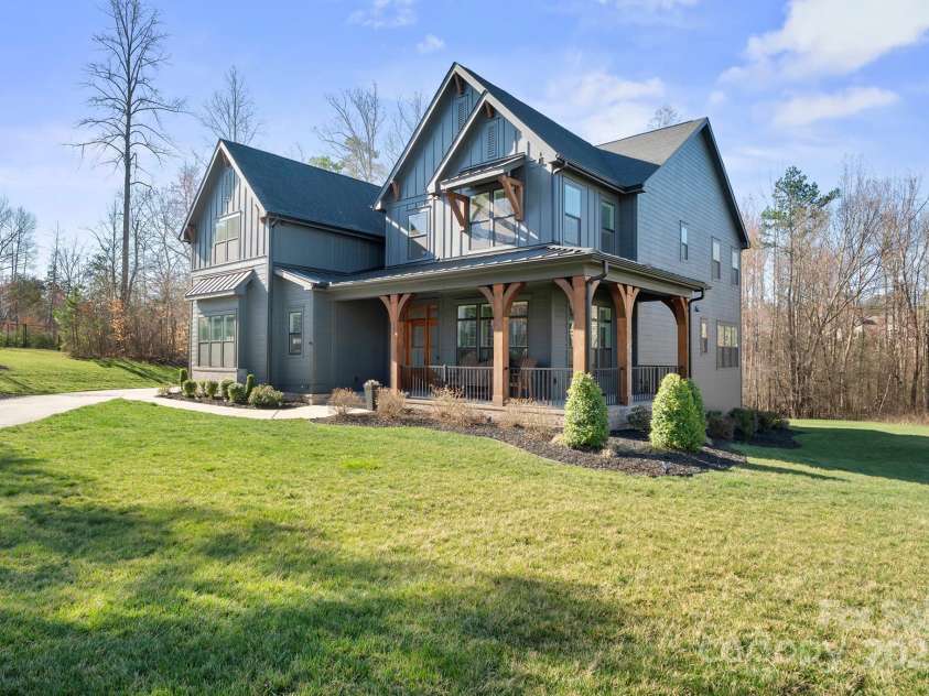 180 Twin Sisters Lane, Mooresville, NC 28117.  MLS# CAR4235411, YatesRealty ID 12060. 