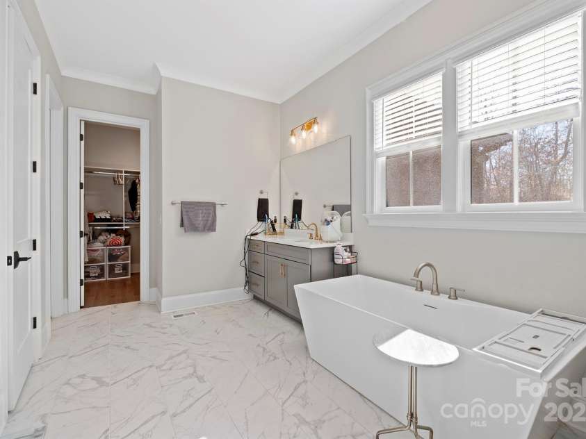 180 Twin Sisters Lane, Mooresville, NC 28117.  MLS# CAR4235411, YatesRealty ID 12060. 