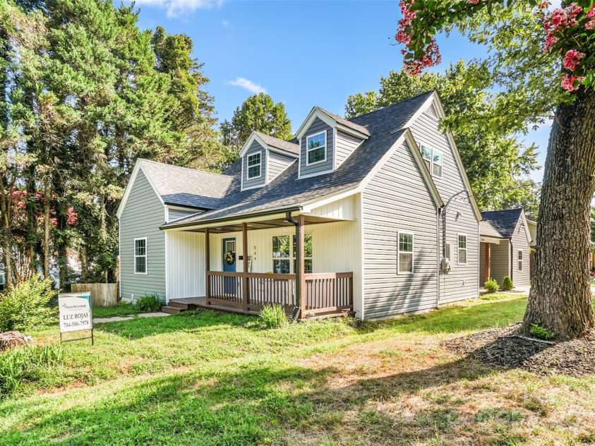 244 Race Street, Statesville, NC 28677.  MLS# CAR4235219, YatesRealty ID 12062. 