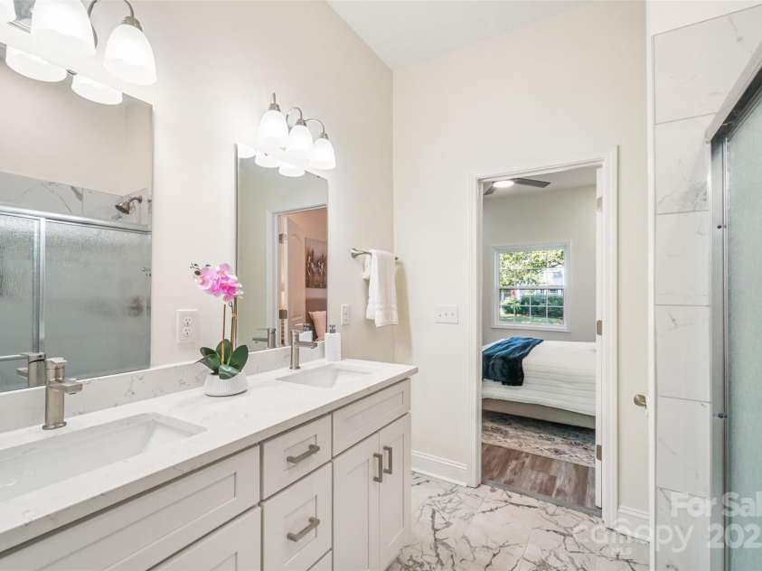 244 Race Street, Statesville, NC 28677.  MLS# CAR4235219, YatesRealty ID 12062. 