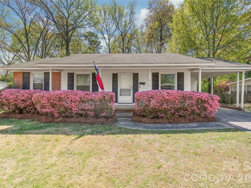 4106 Tipperary Place, Charlotte, NC 28215.  MLS# CAR4368088, YatesRealty ID 12062. 