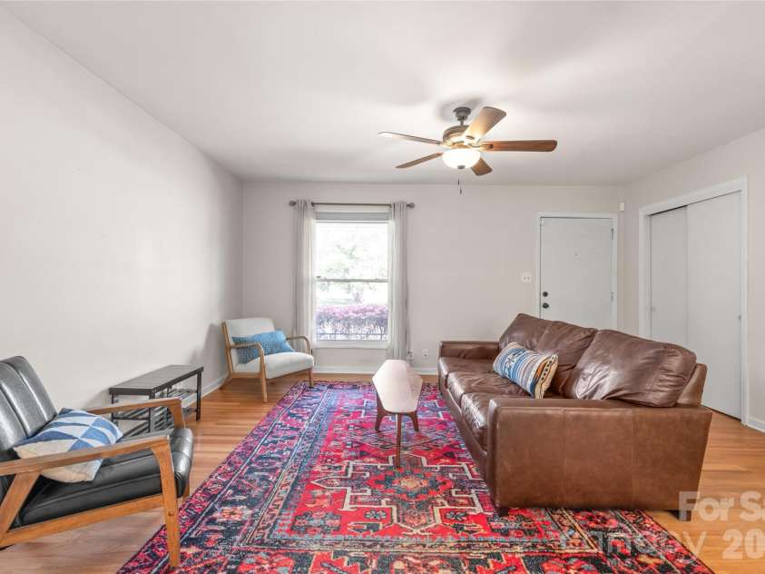 4106 Tipperary Place, Charlotte, NC 28215.  MLS# CAR4368088, YatesRealty ID 12062. 