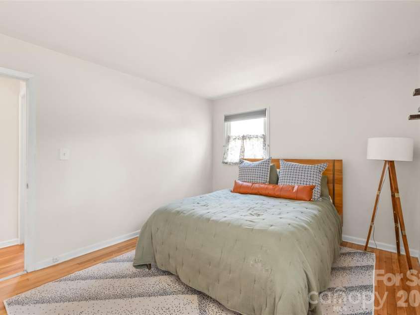 4106 Tipperary Place, Charlotte, NC 28215.  MLS# CAR4368088, YatesRealty ID 12062. 
