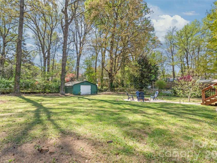 4106 Tipperary Place, Charlotte, NC 28215.  MLS# CAR4368088, YatesRealty ID 12062. 