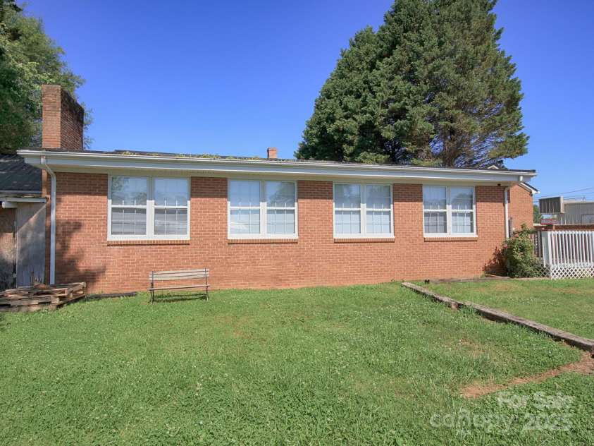 303 Island Ford Road, Maiden, NC 28650.  MLS# CAR4254952, YatesRealty ID 12063. 