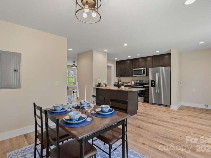 208 Sycamore Farm Road, Leicester, NC 28748.  MLS# CAR4237667, YatesRealty ID 12064. Dining area