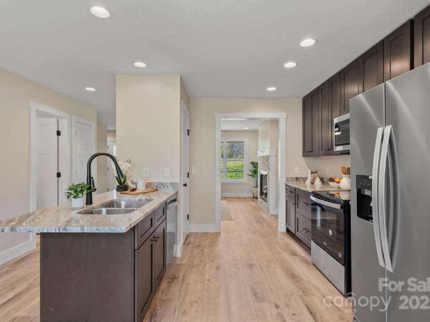 208 Sycamore Farm Road, Leicester, NC 28748.  MLS# CAR4237667, YatesRealty ID 12064. Kitchen