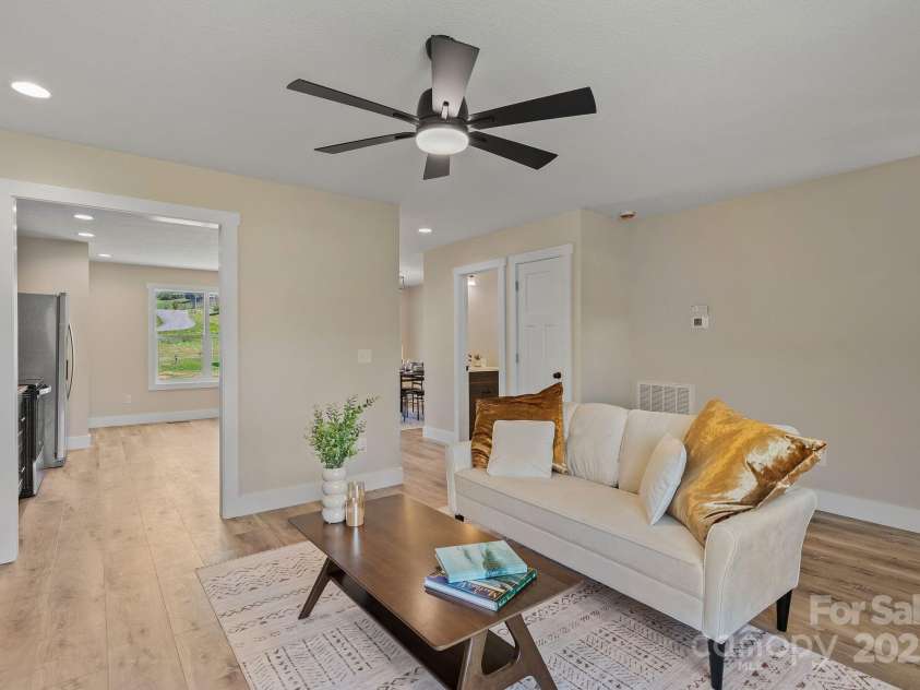 208 Sycamore Farm Road, Leicester, NC 28748.  MLS# CAR4237667, YatesRealty ID 12064. Living room