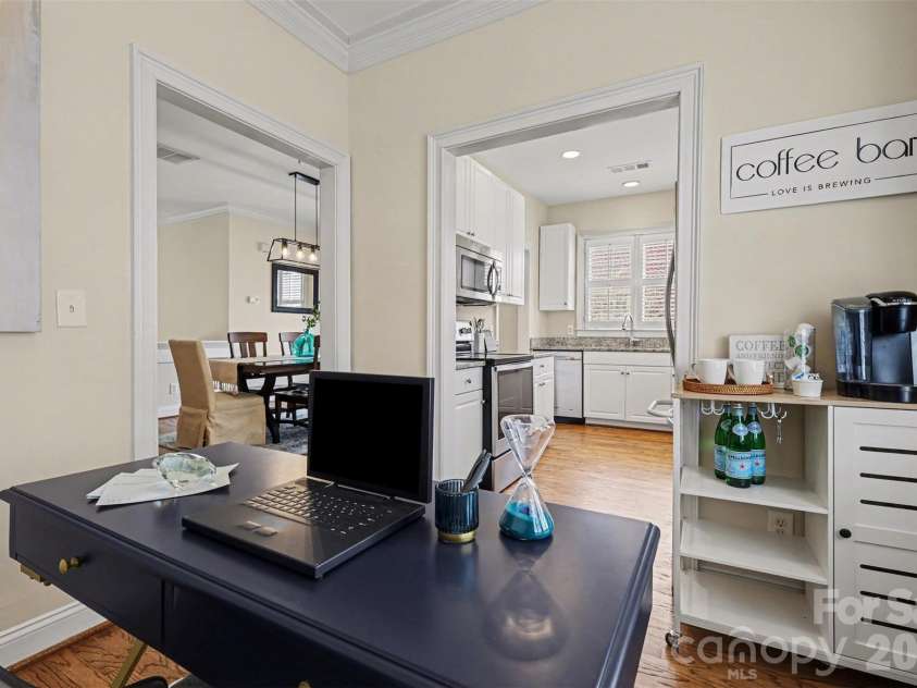 4921 South Hill View Drive, Charlotte, NC 28210.  MLS# CAR4355651, YatesRealty ID 12065. Flex space used as office
