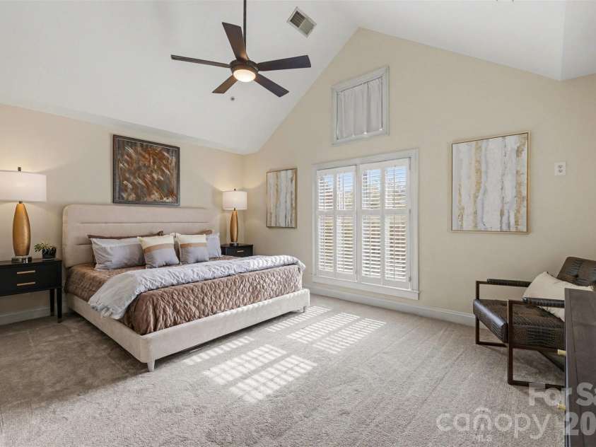 4921 South Hill View Drive, Charlotte, NC 28210.  MLS# CAR4355651, YatesRealty ID 12065. Primary Bedroom with Cathedral Ceiling