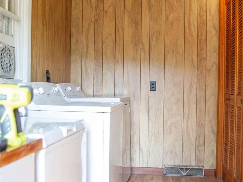 607 Fred Sparks Road, Bakersville, NC 28705.  MLS# CAR4296493, YatesRealty ID 12065. 