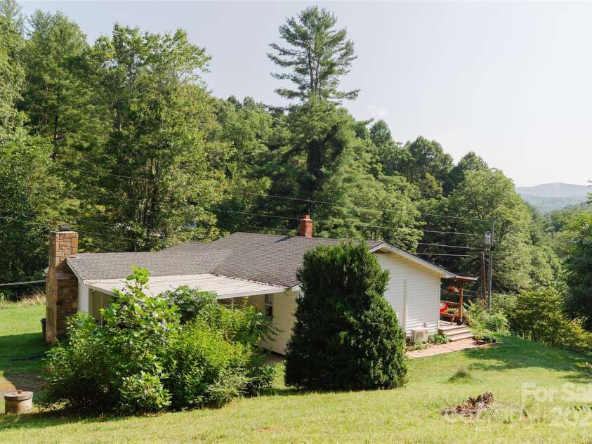 607 Fred Sparks Road, Bakersville, NC 28705.  MLS# CAR4296493, YatesRealty ID 12065. 