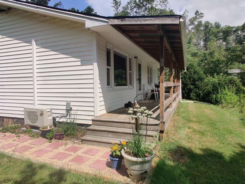 607 Fred Sparks Road, Bakersville, NC 28705.  MLS# CAR4296493, YatesRealty ID 12065. 