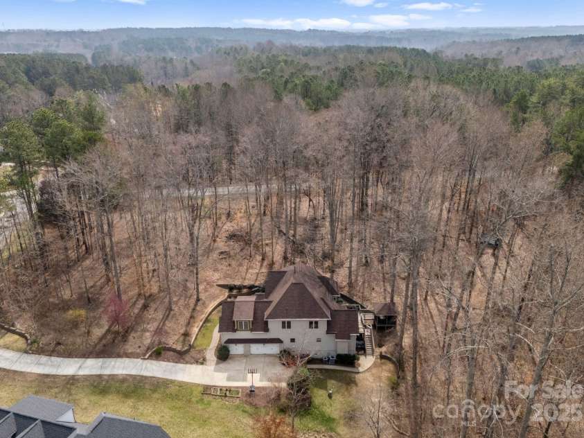109 Hawksnest Lane, Mooresville, NC 28117.  MLS# CAR4230987, YatesRealty ID 12068. 